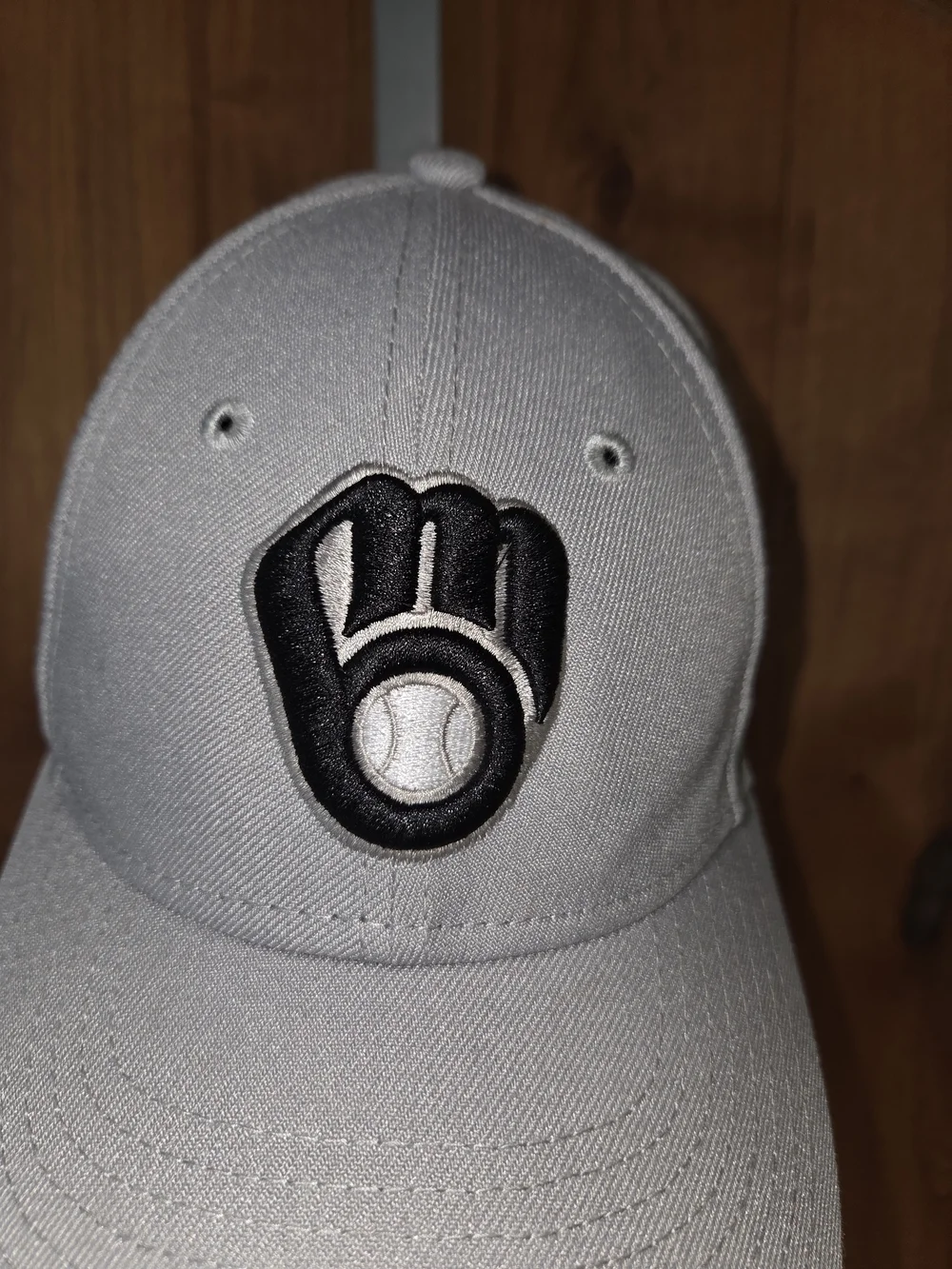 MLB official milwaukee